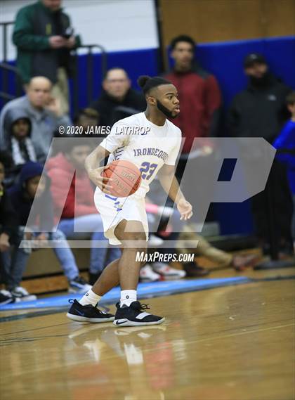 Thumbnail 3 in Irondequoit vs. Mendon (Section V Class1A Semifinal) photogallery.