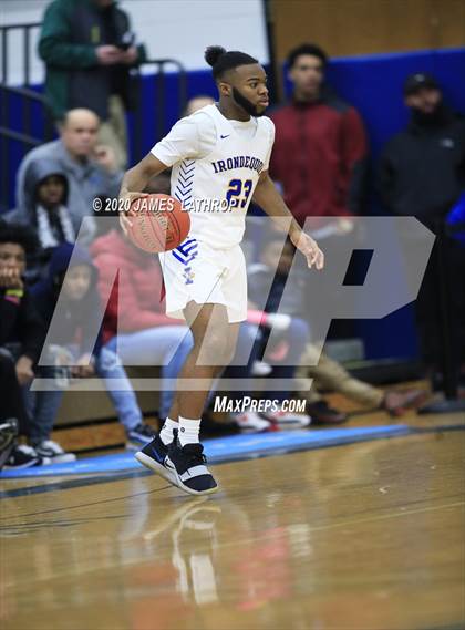 Thumbnail 2 in Irondequoit vs. Mendon (Section V Class1A Semifinal) photogallery.