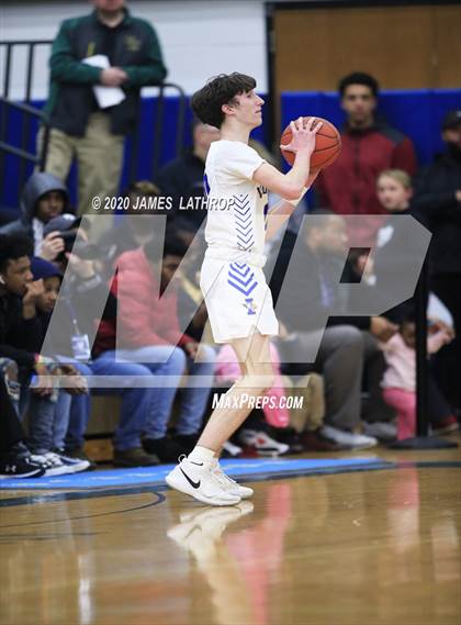 Thumbnail 2 in Irondequoit vs. Mendon (Section V Class1A Semifinal) photogallery.