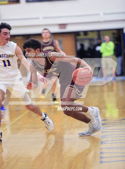 Thumbnail 1 in Irondequoit vs. Mendon (Section V Class1A Semifinal) photogallery.