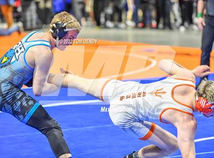 Thumbnail 3 in UIL State Championships - 5A 145lb Final photogallery.
