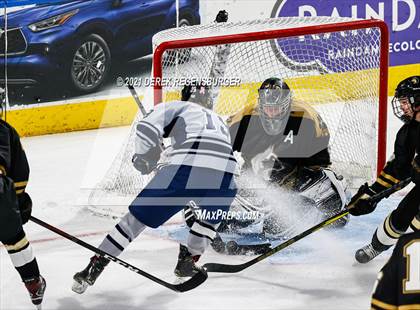 Thumbnail 2 in Battle Mountain vs Crested Butte (CHSAA 4A Final) photogallery.