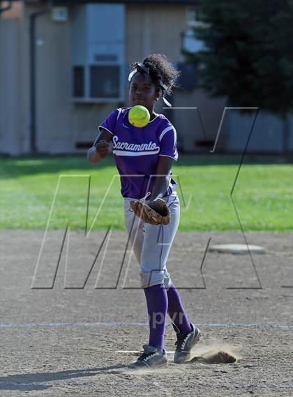 Thumbnail 2 in Sacramento vs Bethel (CIF SJS D2 playoff) photogallery.