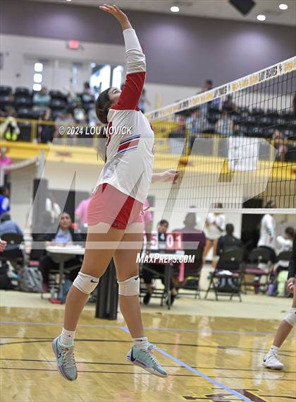Thumbnail 2 in Estancia vs Navajo Prep photogallery.
