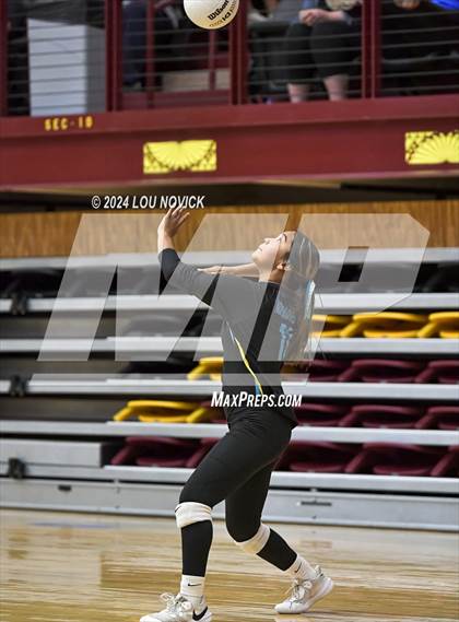 Thumbnail 2 in Estancia vs Navajo Prep photogallery.