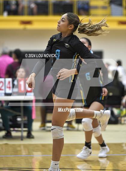 Thumbnail 2 in Estancia vs Navajo Prep photogallery.