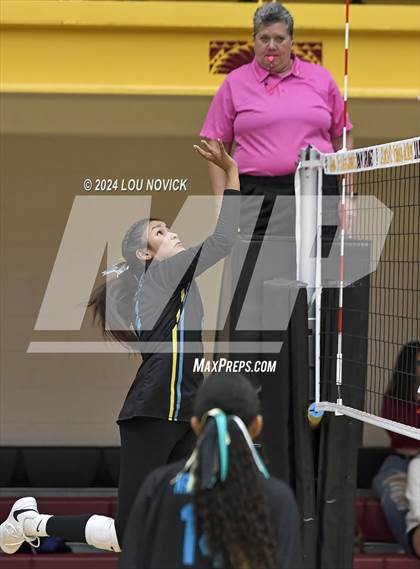 Thumbnail 2 in Estancia vs Navajo Prep photogallery.