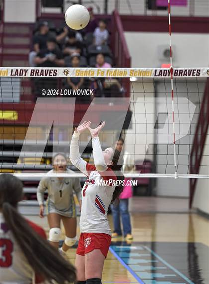 Thumbnail 2 in Estancia vs Navajo Prep photogallery.