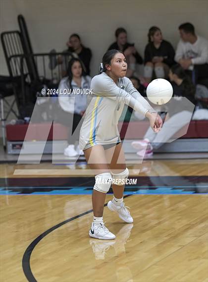 Thumbnail 2 in Estancia vs Navajo Prep photogallery.