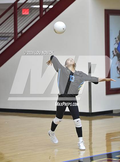 Thumbnail 1 in Estancia vs Navajo Prep photogallery.