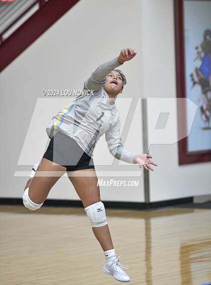 Thumbnail 1 in Estancia vs Navajo Prep photogallery.