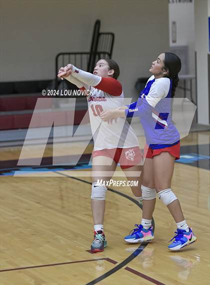 Thumbnail 2 in Estancia vs Navajo Prep photogallery.