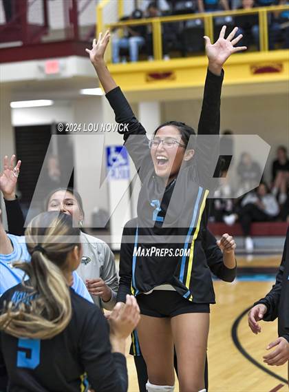 Thumbnail 1 in Estancia vs Navajo Prep photogallery.