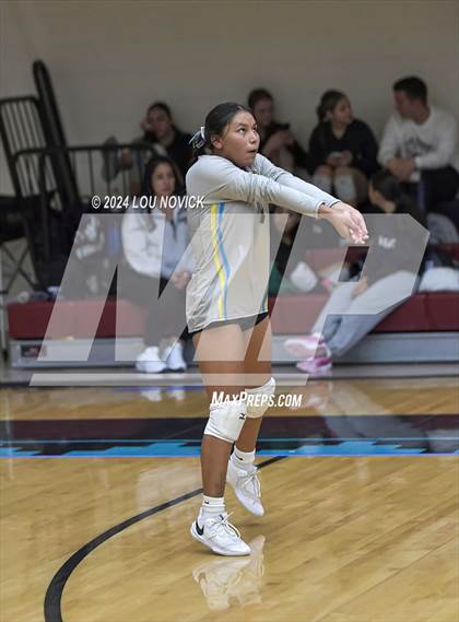 Thumbnail 1 in Estancia vs Navajo Prep photogallery.
