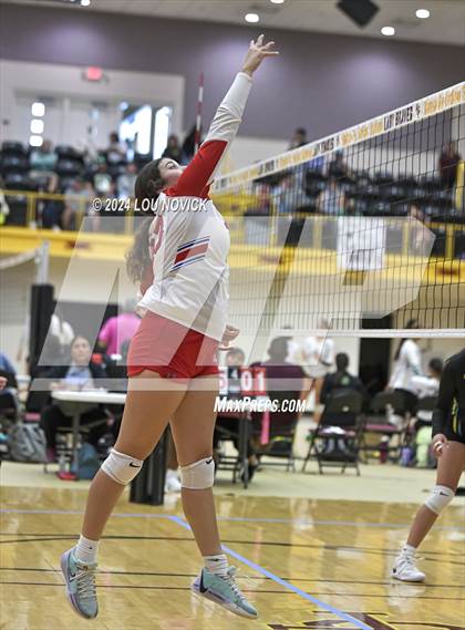 Thumbnail 3 in Estancia vs Navajo Prep photogallery.