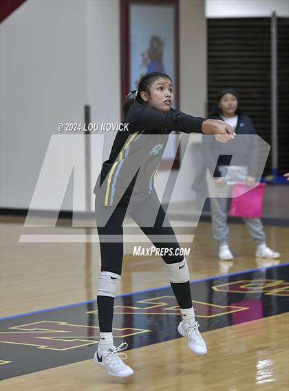 Thumbnail 3 in Estancia vs Navajo Prep photogallery.