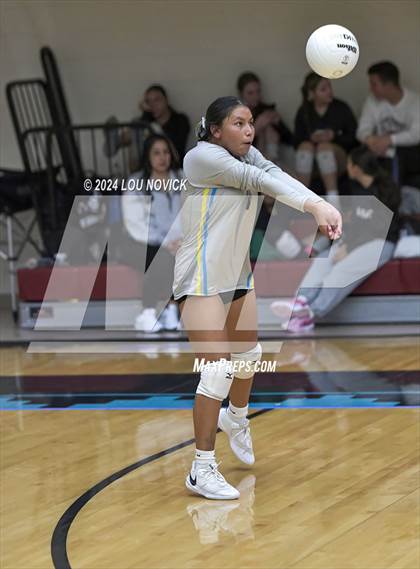 Thumbnail 3 in Estancia vs Navajo Prep photogallery.