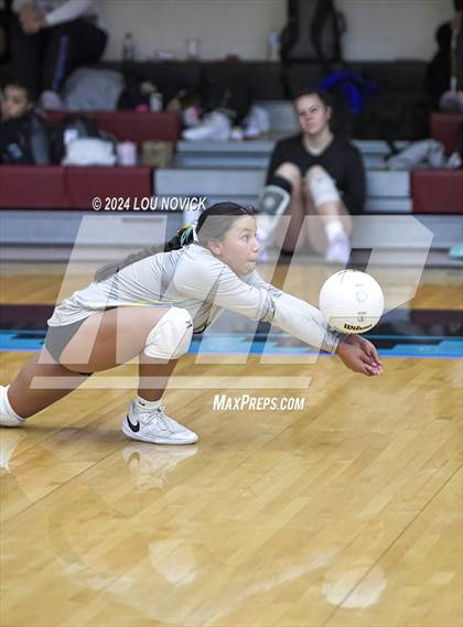 Thumbnail 2 in Estancia vs Navajo Prep photogallery.