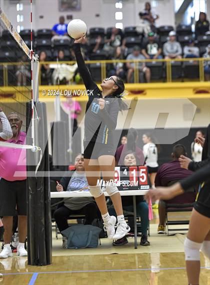 Thumbnail 1 in Estancia vs Navajo Prep photogallery.