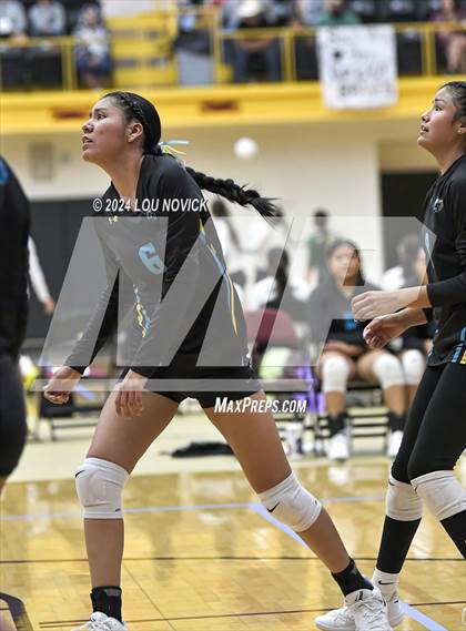 Thumbnail 2 in Estancia vs Navajo Prep photogallery.
