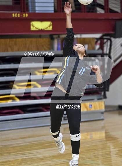 Thumbnail 2 in Estancia vs Navajo Prep photogallery.