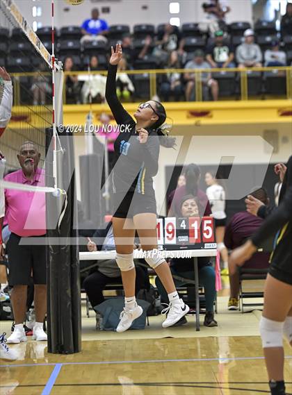 Thumbnail 2 in Estancia vs Navajo Prep photogallery.