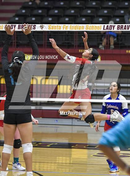 Thumbnail 2 in Estancia vs Navajo Prep photogallery.