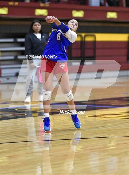 Thumbnail 1 in Estancia vs Navajo Prep photogallery.