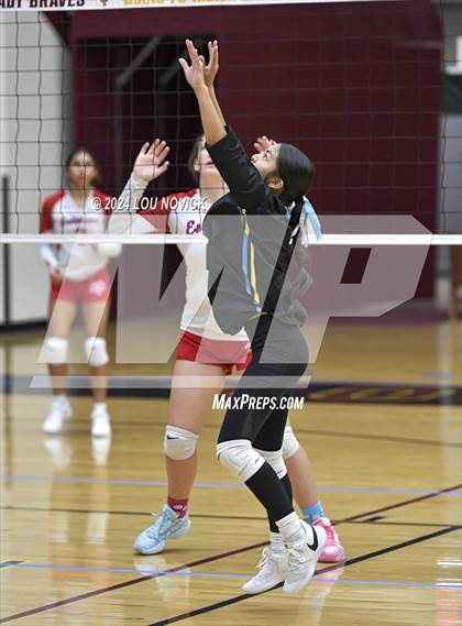 Thumbnail 2 in Estancia vs Navajo Prep photogallery.