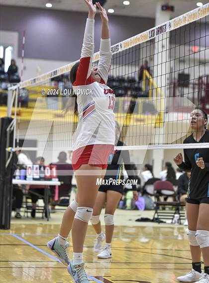 Thumbnail 1 in Estancia vs Navajo Prep photogallery.