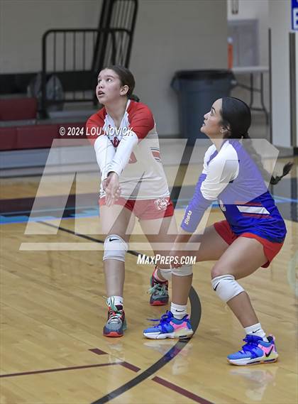 Thumbnail 1 in Estancia vs Navajo Prep photogallery.