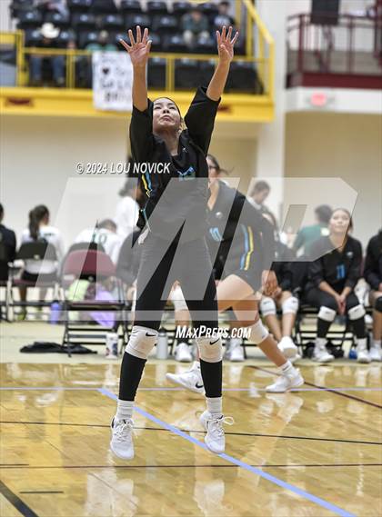 Thumbnail 1 in Estancia vs Navajo Prep photogallery.