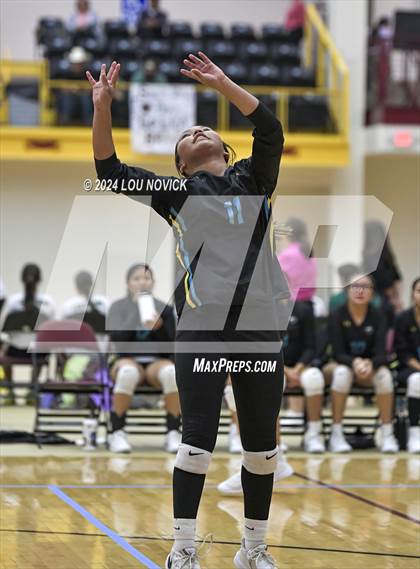 Thumbnail 1 in Estancia vs Navajo Prep photogallery.