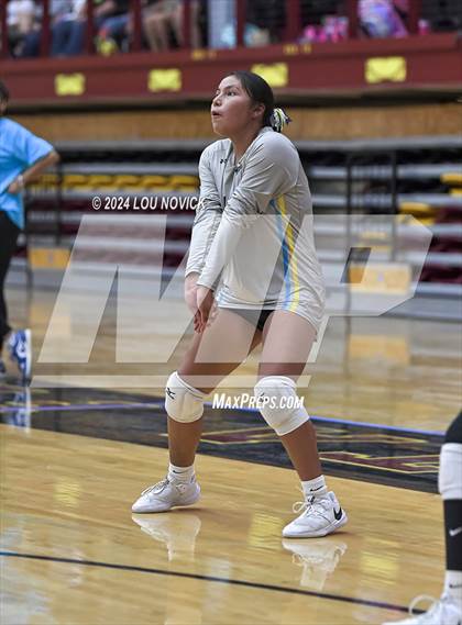 Thumbnail 2 in Estancia vs Navajo Prep photogallery.