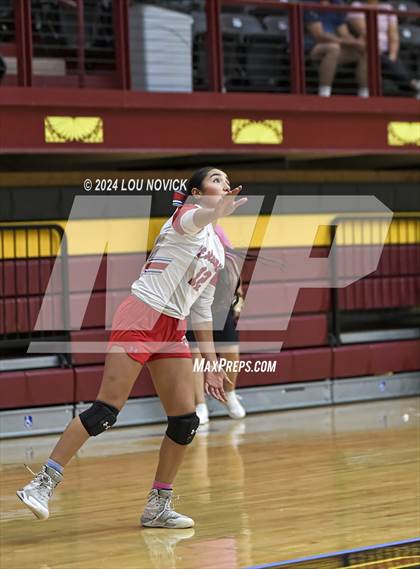 Thumbnail 1 in Estancia vs Navajo Prep photogallery.
