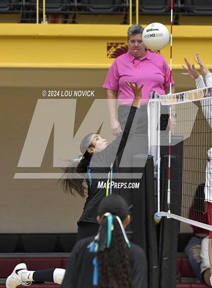 Thumbnail 3 in Estancia vs Navajo Prep photogallery.