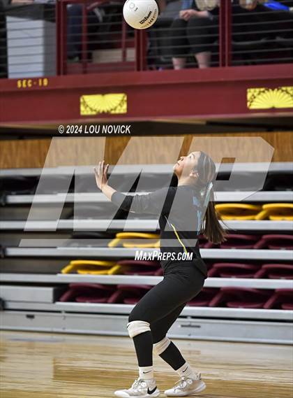 Thumbnail 1 in Estancia vs Navajo Prep photogallery.