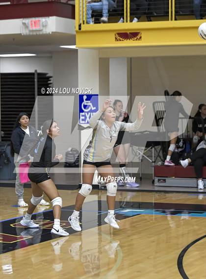 Thumbnail 3 in Estancia vs Navajo Prep photogallery.