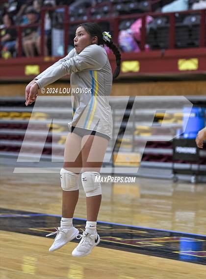 Thumbnail 2 in Estancia vs Navajo Prep photogallery.