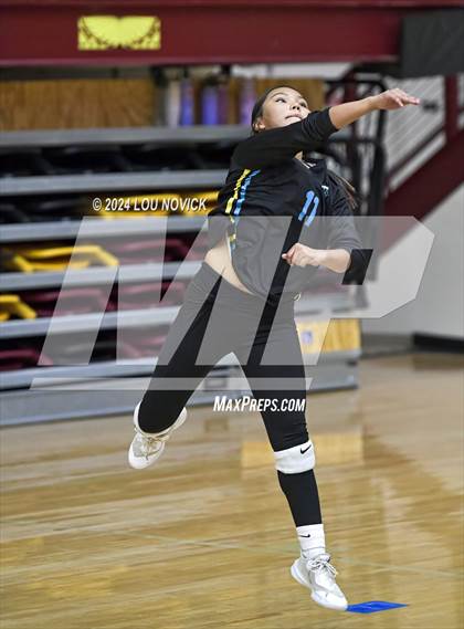 Thumbnail 3 in Estancia vs Navajo Prep photogallery.