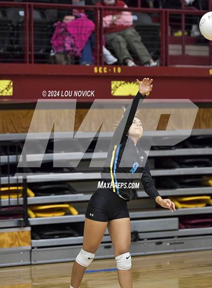 Thumbnail 1 in Estancia vs Navajo Prep photogallery.