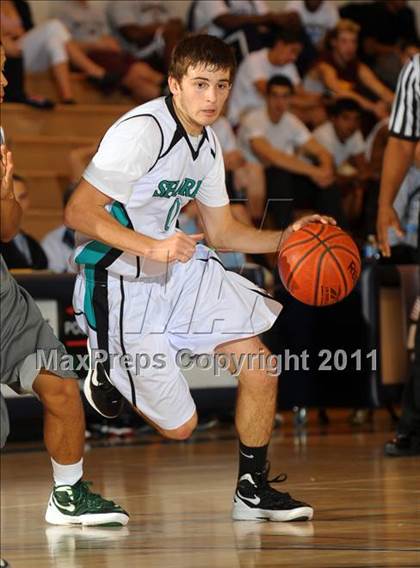 Thumbnail 2 in Santiago vs. Green Valley (MaxPreps Holiday Classic) photogallery.