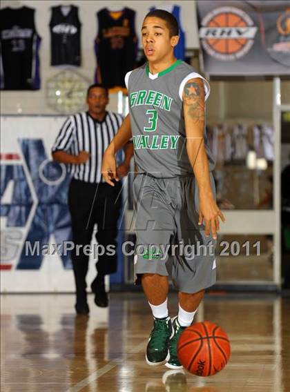 Thumbnail 1 in Santiago vs. Green Valley (MaxPreps Holiday Classic) photogallery.