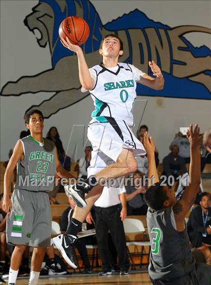 Thumbnail 3 in Santiago vs. Green Valley (MaxPreps Holiday Classic) photogallery.