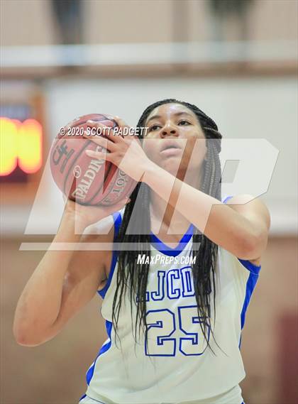 Thumbnail 1 in Windward @ La Jolla Country Day (CIF Open Division Regional Championship) photogallery.