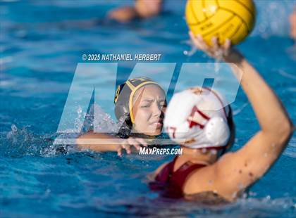 Thumbnail 3 in Sunny Hills vs La Serna (Troy Varsity Winter Classic II) photogallery.