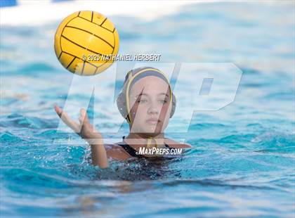 Thumbnail 2 in Sunny Hills vs La Serna (Troy Varsity Winter Classic II) photogallery.
