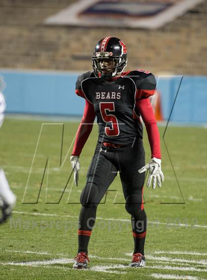 Thumbnail 1 in New Bern vs. Porter Ridge (NCHSAA 4A Final) photogallery.
