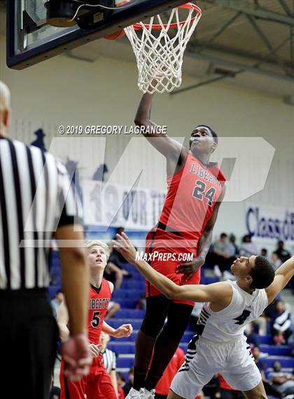 Thumbnail 3 in Liberty vs Lone Star photogallery.
