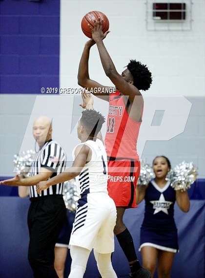 Thumbnail 3 in Liberty vs Lone Star photogallery.